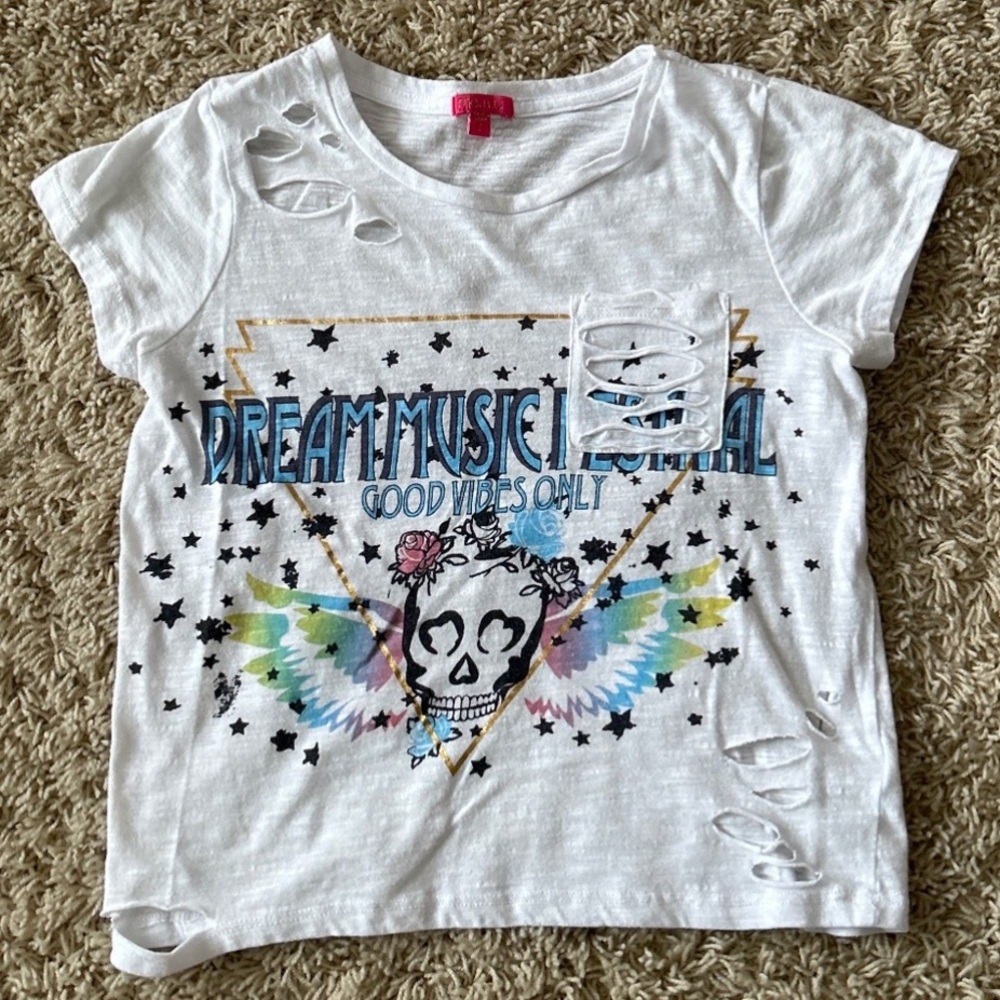 Me.n.u distressed tee Size 8